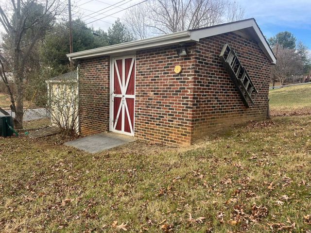 84 HUDSON AVE, Staunton, VA 24401
