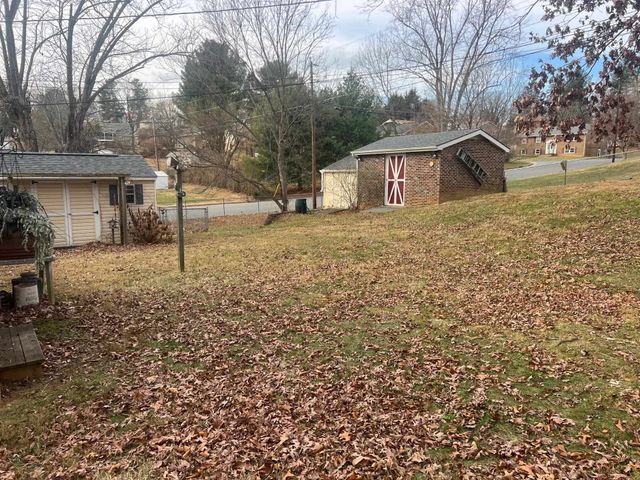 84 HUDSON AVE, Staunton, VA 24401