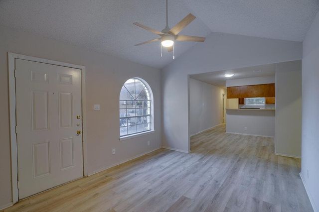 1206 Westcott DR B, Round Rock, TX 78664