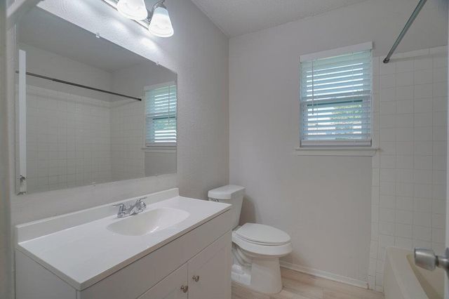 1206 Westcott DR B, Round Rock, TX 78664