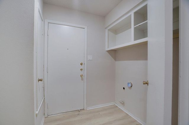 1206 Westcott DR B, Round Rock, TX 78664