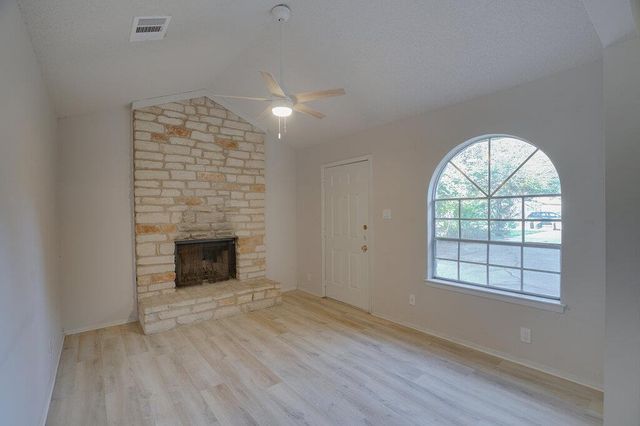 1206 Westcott DR B, Round Rock, TX 78664
