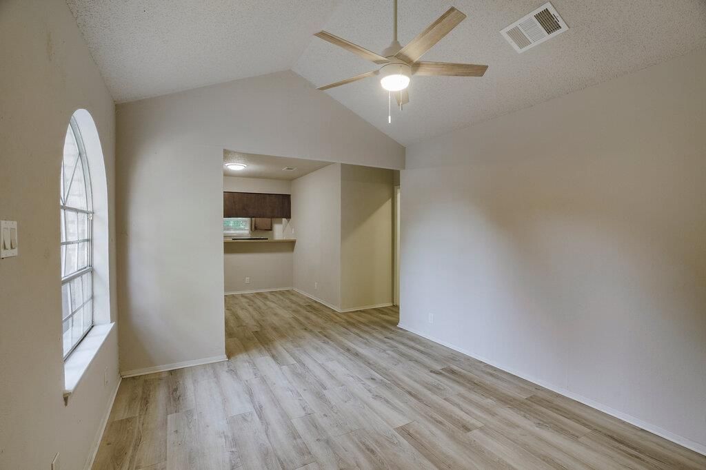 1206 Westcott DR B, Round Rock, TX 78664