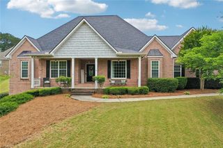 807 Kennedy Court, Loganville, GA 30052