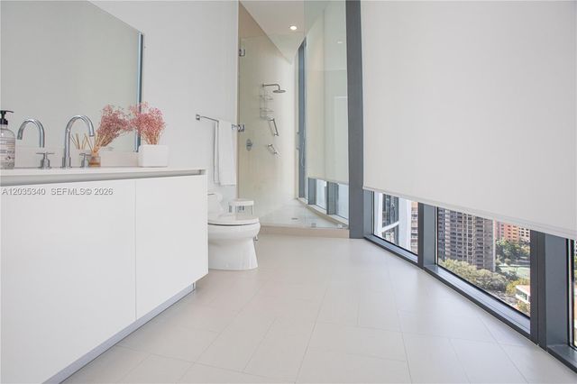 2821 S Bayshore Dr 20D, Miami, FL 33133
