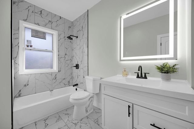 4200 Monroe Street, Gary, IN 46408