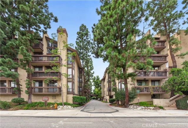 1655 Clark 324, Long Beach, CA 90815