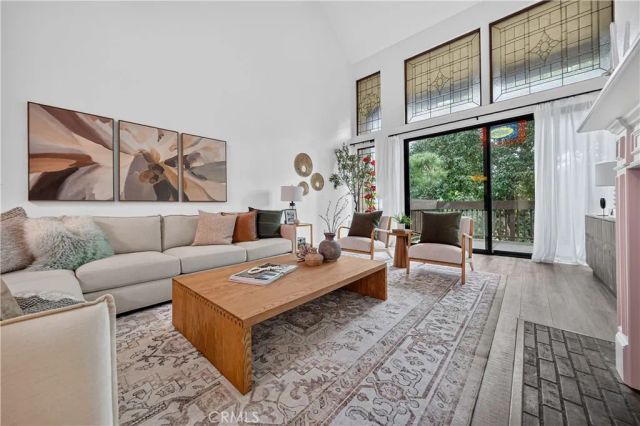 1655 Clark 324, Long Beach, CA 90815