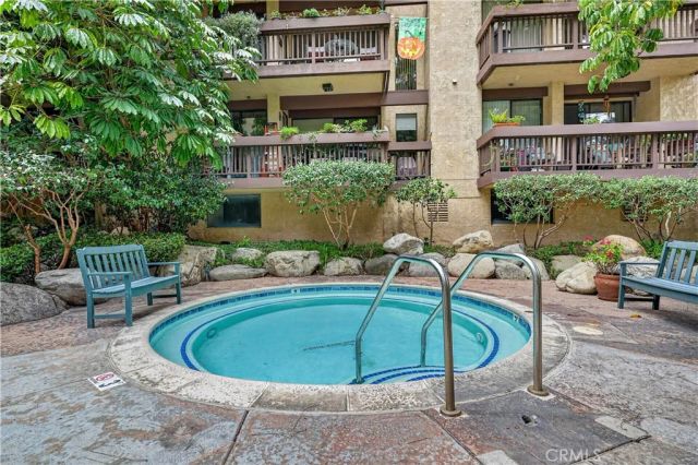 1655 Clark 324, Long Beach, CA 90815