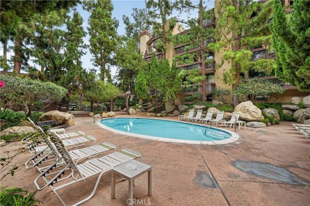 1655 Clark 324, Long Beach, CA 90815