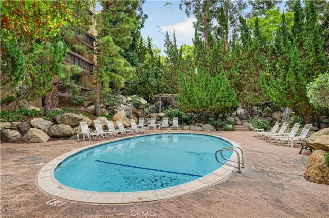 1655 Clark 324, Long Beach, CA 90815