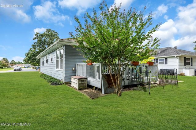37 Scarborough Place, Toms River, NJ 08757