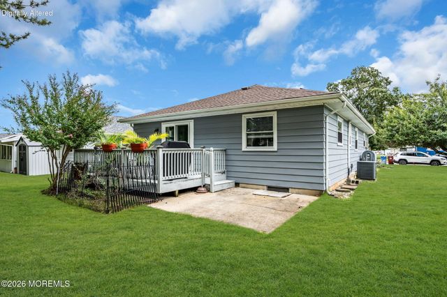 37 Scarborough Place, Toms River, NJ 08757