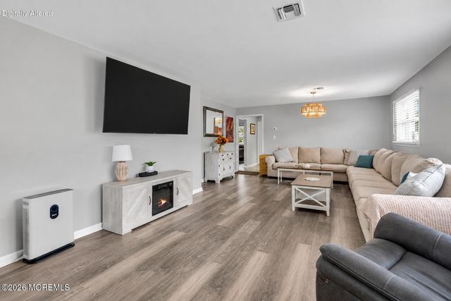 37 Scarborough Place, Toms River, NJ 08757