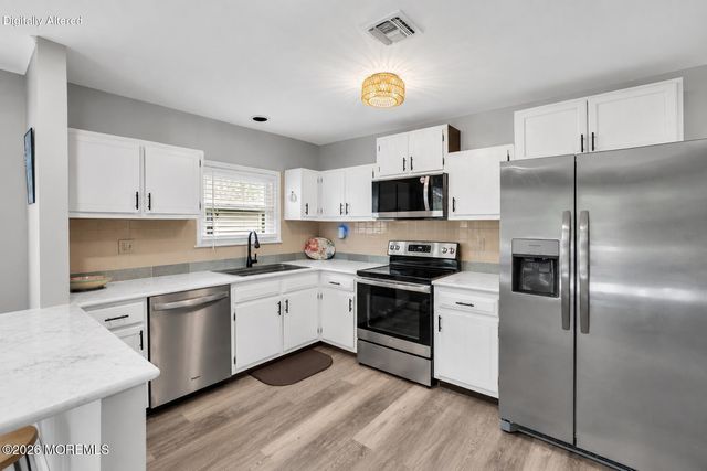 37 Scarborough Place, Toms River, NJ 08757