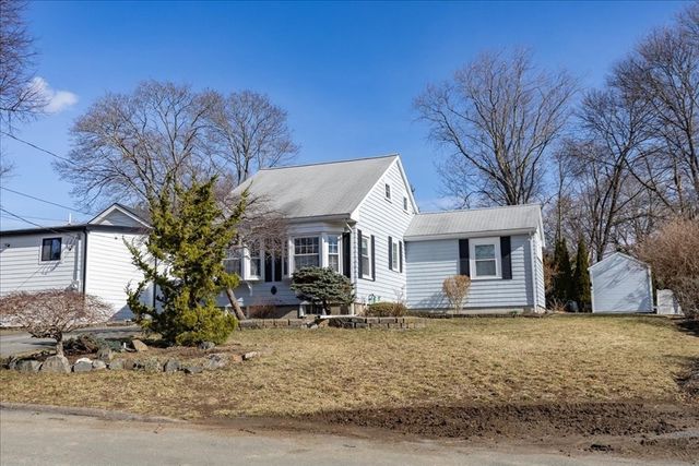 145 Evans Rd Ext, Marblehead, MA 01945