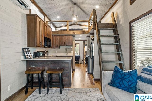 41 SUMMIT LANE, Talladega, AL 35096