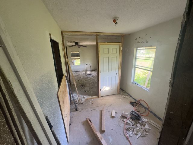 1051 S Whitney St, Aransas Pass, TX 78336