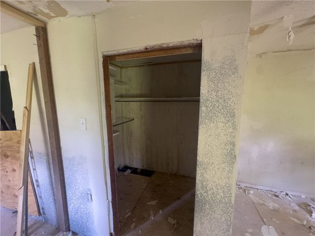 1051 S Whitney St, Aransas Pass, TX 78336