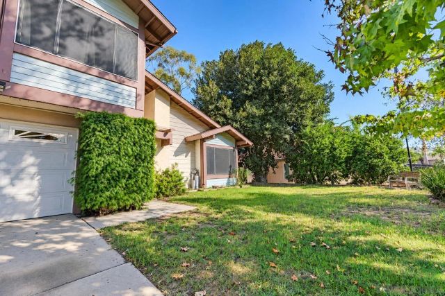 9212 Palomino Ridge Dr, Lakeside, CA 92040