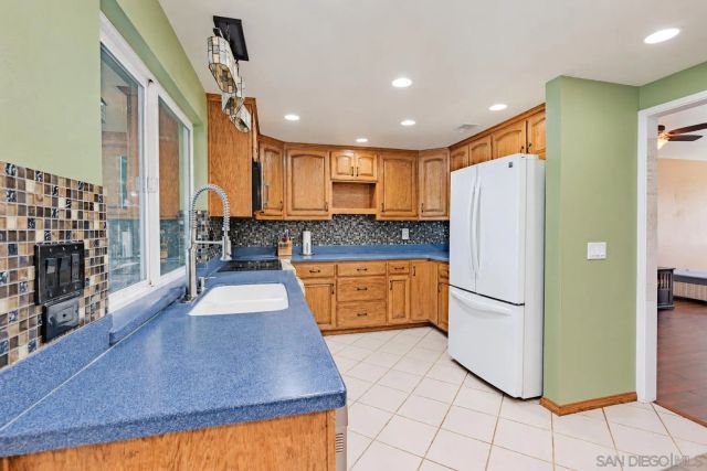9212 Palomino Ridge Dr, Lakeside, CA 92040
