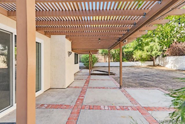 9212 Palomino Ridge Dr, Lakeside, CA 92040