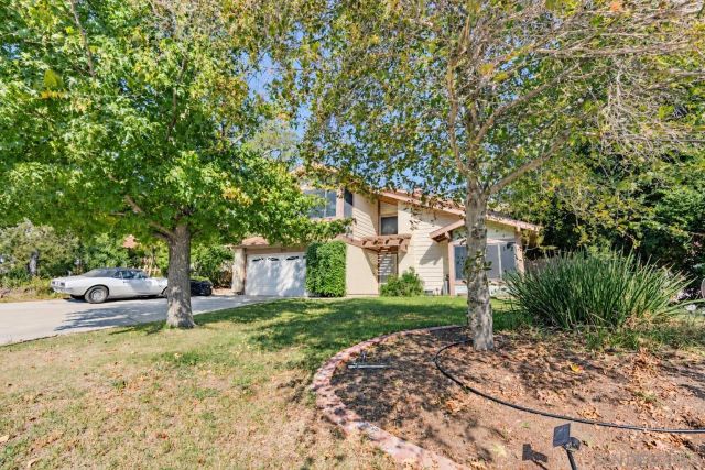 9212 Palomino Ridge Dr, Lakeside, CA 92040