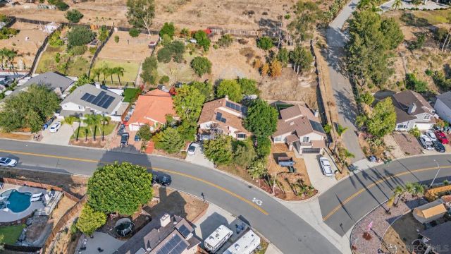 9212 Palomino Ridge Dr, Lakeside, CA 92040