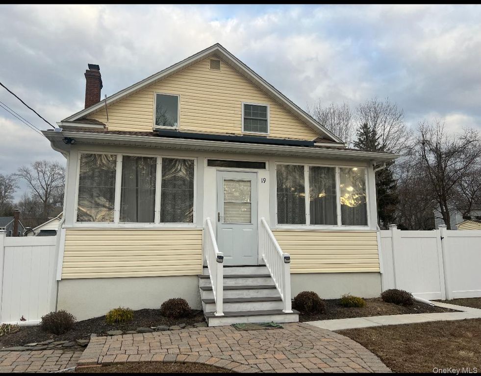 19 Milburn Road, Sound Beach, NY 11789