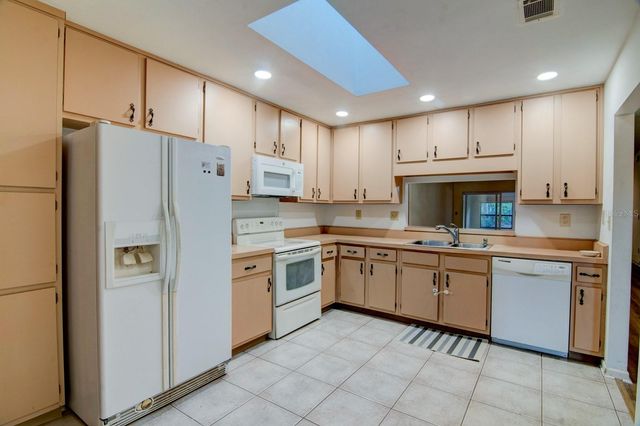 1628 NW 19TH CIRCLE, Gainesville, FL 32605