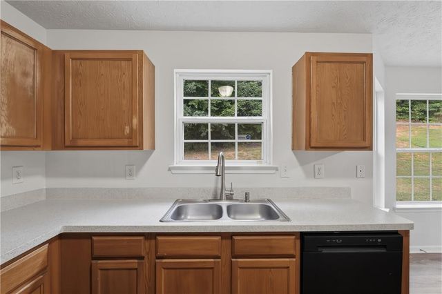 2213 Pine View Trail, Ellenwood, GA 30294