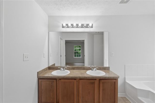 2213 Pine View Trail, Ellenwood, GA 30294