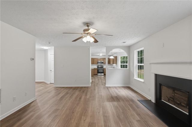 2213 Pine View Trail, Ellenwood, GA 30294