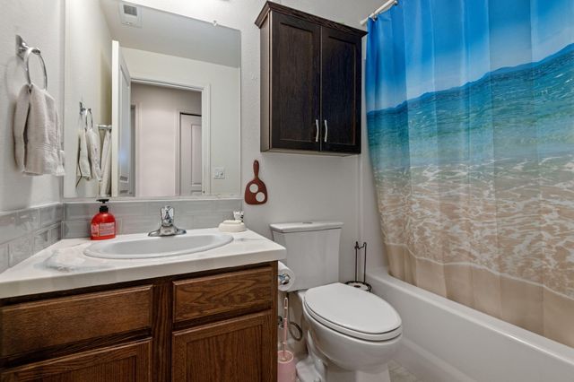 2607 NE 5th Street, Redmond, OR 97756