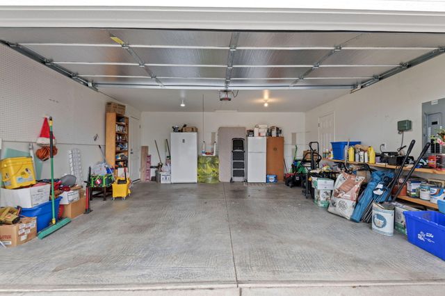 2607 NE 5th Street, Redmond, OR 97756