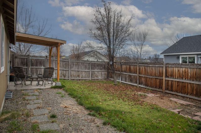 2607 NE 5th Street, Redmond, OR 97756