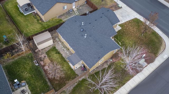 2607 NE 5th Street, Redmond, OR 97756