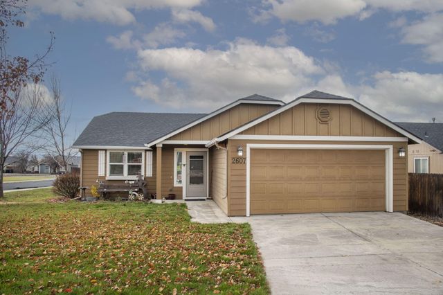 2607 NE 5th Street, Redmond, OR 97756