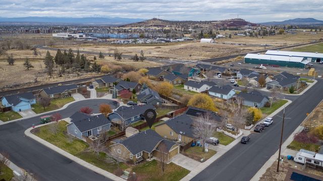 2607 NE 5th Street, Redmond, OR 97756