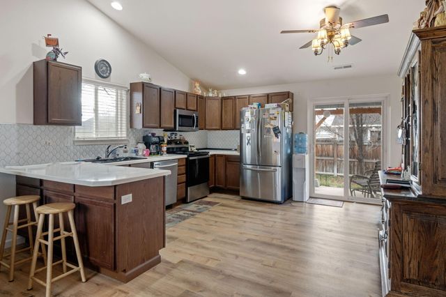 2607 NE 5th Street, Redmond, OR 97756