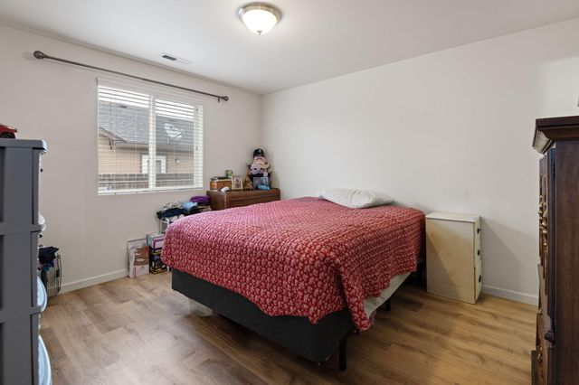 2607 NE 5th Street, Redmond, OR 97756