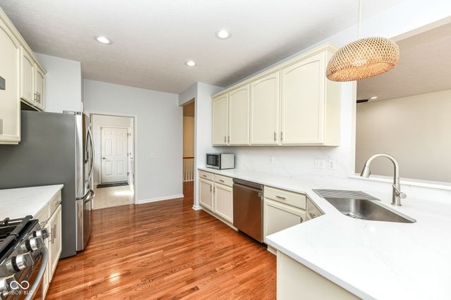 13934 Canonbury Way, Fishers, IN 46037