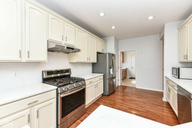 13934 Canonbury Way, Fishers, IN 46037