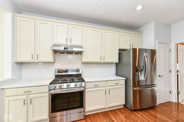 13934 Canonbury Way, Fishers, IN 46037