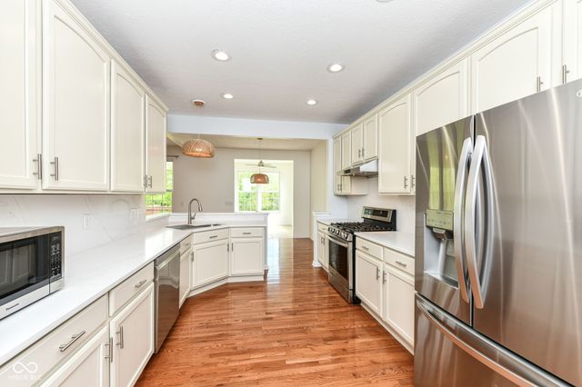 13934 Canonbury Way, Fishers, IN 46037