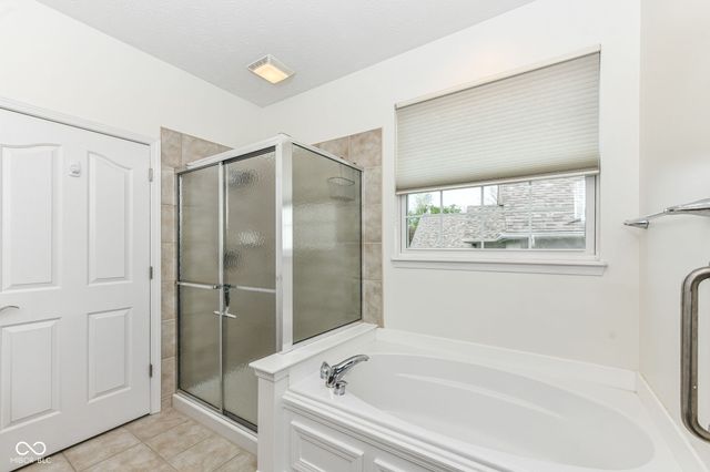 13934 Canonbury Way, Fishers, IN 46037