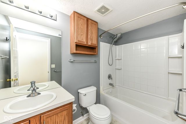 13934 Canonbury Way, Fishers, IN 46037