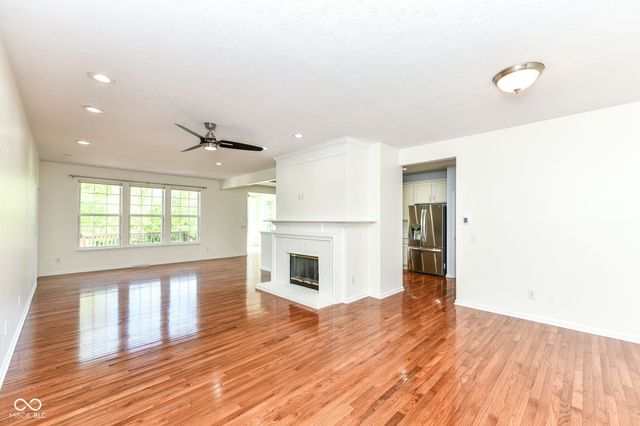 13934 Canonbury Way, Fishers, IN 46037