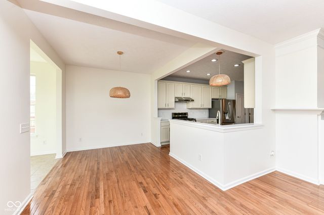 13934 Canonbury Way, Fishers, IN 46037