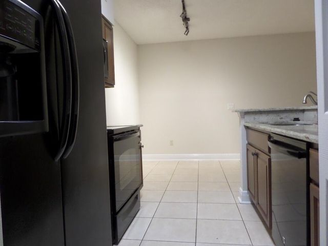 10276 Fox Trail Road S 106, West Palm Beach, FL 33411